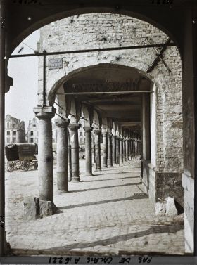 Image représentant France, Arras, Les arcades de la Grande Place