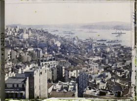 Image représentant Panorama sur le bas de la Corne d'Or et l'entrée du Bosphore pris de la tour de Galata (rive gauche, nord)