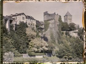Image représentant France, Sauveterre de Béarn, Sauveterre et son clocher, vus du vieux Pont
