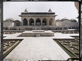 Image représentant Le palais privé (Khas Mahal) de Shah Jahan, ouvrant sur le jardin des Raisins (Anguri Bagh) dans le fort Rouge (Lal Qila)