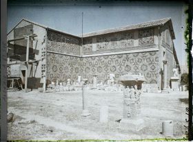 Image représentant Algérie, Djemila, Les murs du Musée revêtus des mosaïques trouvées à Djémila