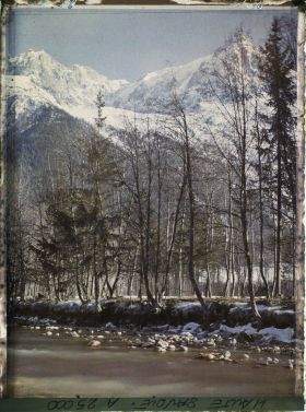 Image représentant France, Les Alpes-Vallée de Chamonix Paysage le long de l'Arve vers l'aiguille du Plan et l'aiguille de Blaitière