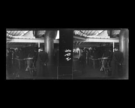 Image représentant Maurice Lévy observant les membres d'équipage chinois