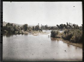 Image représentant L'Allier, vue prise du pont vers l'amont