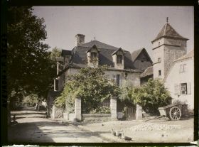 Image représentant La petite place du village