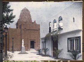 Image représentant L'Exposition des arts décoratifs, Pavillon de Tunisie et Pavillon de l'Afrique occidentale