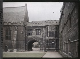Image représentant La deuxième cour du Merton College