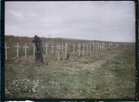Image représentant France, Douaumont, Le Cimetière de Douaumont  la 1ère tombe est celle du Lt Cl Maneron