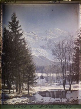 Image représentant France, Les Alpes-Vallée de Chamonix Paysage de la Vallée de Chamonix vers le Mt Blanc et le glacier des Bossons