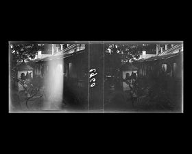 Image représentant La galerie à l'entrée de l'Arcadia Hall, grande salle de réunion construite en 1892 et 1893 dans le Zhangyuan ("jardin Zhang"), appelé aussi Weichunyuan, situé dans la Concession internationale, près de l'actuelle Wujianglu ("rue de Wujiang")