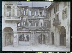 Image représentant Porte Borsari