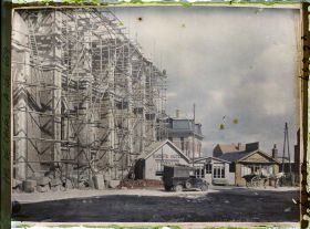 Image représentant France, Lens, Un Coin avec Eglise en Construction