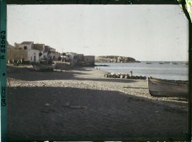 Image représentant Maisons du bord de mer, un bateau sur la plage