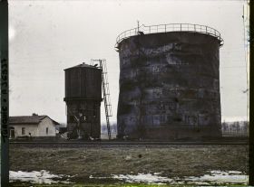 Image représentant Turquie, Eski-Ckehir, Réservoir de mazout incendié