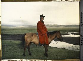 Image représentant Un cavalier près d'un cours d'eau, Le Jalkhanz Kuthugtu Damdinbazar (?)