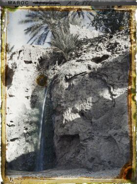 Image représentant Grande cascade dans l'oasis