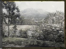 Image représentant Le volcan Sakurajima vu des hauteurs de la ville