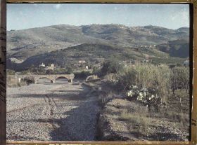 Image représentant Le nahr el-Maut à sec