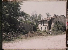 Image représentant France, Marre, Entrée du Village, Nord.
