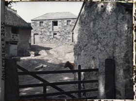 Image représentant La cour d'une ferme