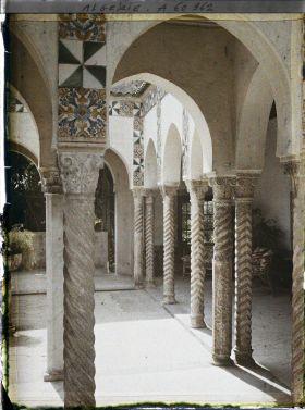 Image représentant Le patio d'un petit pavillon dans le palais d'été du Gouverneur