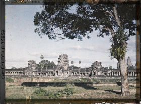 Image représentant L'accès principal au temple d'Angkor Vat (entrée ouest)