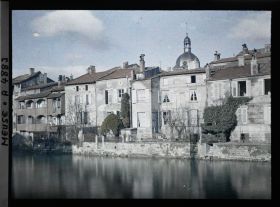 Image représentant Les maisons de la rive droite de l'Ornain