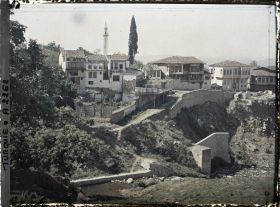 Image représentant Maisons le long du fleuve Gökdere
