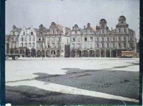 Image représentant France, Arras, Grande Place vers le Nord Est