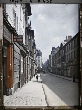 Image représentant La rue des Saints-Pères, au niveau de l'hôpital de la Charité