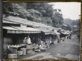 Image représentant Un marché (marchand des quatre saisons, poissonnier ...)