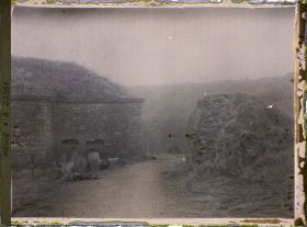 Image représentant Meuse, Tavannes, L'Entrée du fort par temps de brouillard