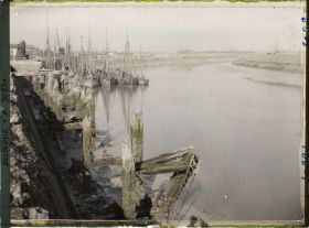 Image représentant Belgique, Nieuport, l'Yser vu vers l'amont