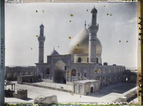 Image représentant La Mosquée d'Or, mausolée d'Ali al-Hadi et de Hasan al-Askari, dixième et onzième imams chiites