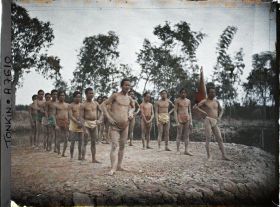 Image représentant Des lutteurs de village