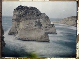 Image représentant Les deux rochers face aux Grottes aux Pigeons