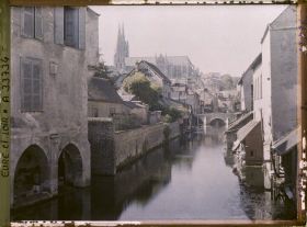 Image représentant L'Eure et la ville vue du pont Saint-Hilaire