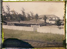 Image représentant Cour d'une factorerie d'huile de palme