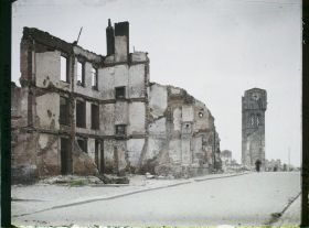 Image représentant France, Béthune, Beffroi et rue du Village