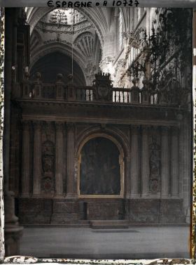 Image représentant Espagne, Burgos, La cathédrale de Burgos ; vue prise du fond de l'Eglise sur la nef centrale