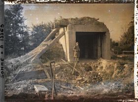 Image représentant France, Royglise, Un abri occupé par un Général Allemand (autre Coté)