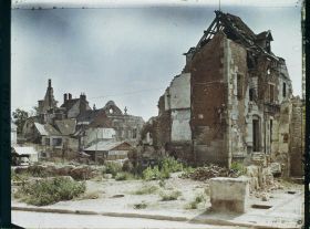 Image représentant France, Noyon, Ruines vers l'Hotel de Ville