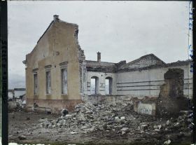 Image représentant Turquie, Alacheir, L'Hôpital incendié