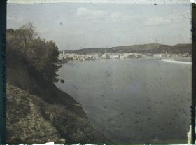 Image représentant Vue générale de la ville avec le canal de Marseille au Rhône