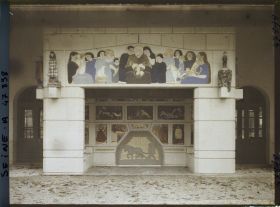 Image représentant L'Exposition des arts décoratifs, Pavillon de la Provence, sur le cours la Reine, Dans la cour du mas, cheminée de Dardé