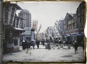 Image représentant Quartier d'Asakusa, rassemblement de chanteurs folkloriques près du cinéma Chiyoda