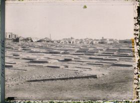 Image représentant Le cimetière, à côté du sanctuaire de Fatima Masoumeh