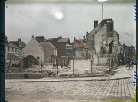 Image représentant France, Compiègne, Ruines et Reconstructions rue St Corneil