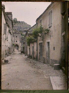Image représentant France, Roc-Amadour, La rue de la porte Malbec