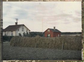 Image représentant Deux maisons fermières